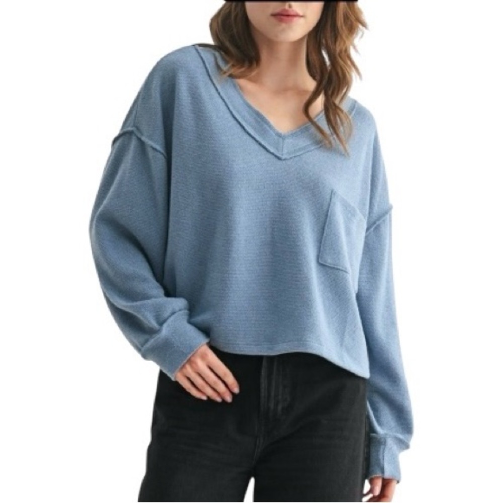 Lush Long Sleeve V-Neck Sweater Knit Top Blouse Blue NWT L